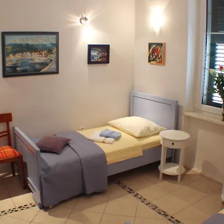 Adagio Theatre * Split