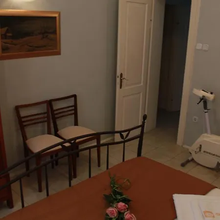 Adagio Theatre Split