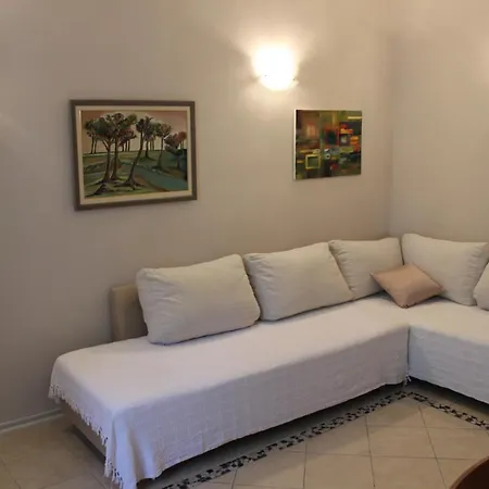 Adagio Theatre Split