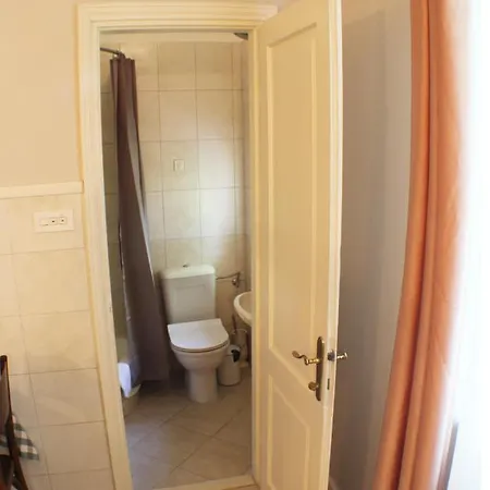 Adagio Theatre Split