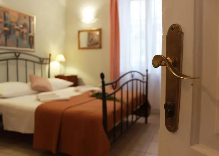 Adagio Theatre Split