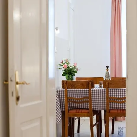 Apartment Adagio Theatre *